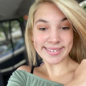 Meet your Posher, Angelina